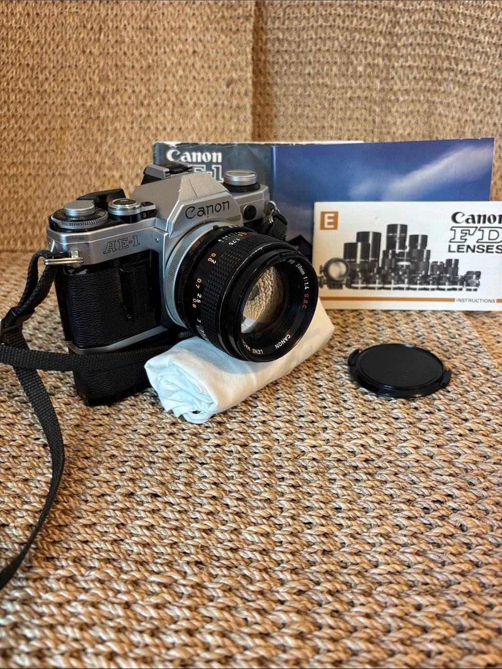 Canon AE-1 Film Camera 1970s (79?) FD 50 mm 1:1.4 s.s.c. Lens